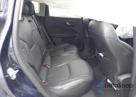 2019 Jeep Compass Limited 4X4 z USA, uszkodzony, nr VIN 3C4NJDCB8KT666262